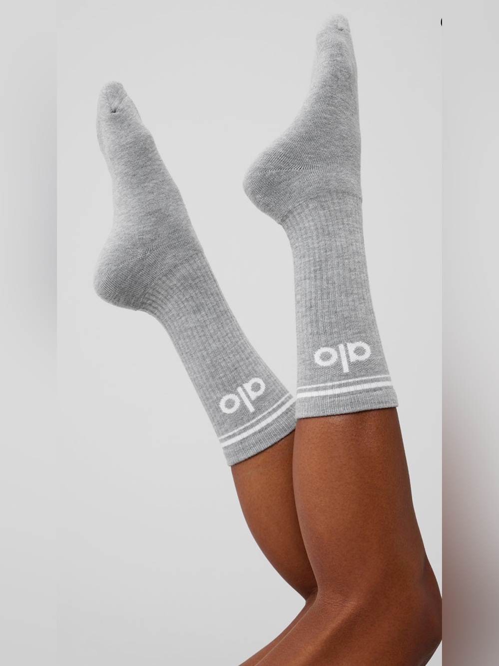 Alo Yoga Unisex Throwback Sock Athletic Heather Grey/White🧦 + Scrunchies Set
